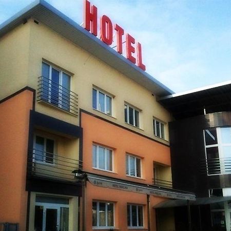 Hotel Hokejka Prievidza Exterior photo